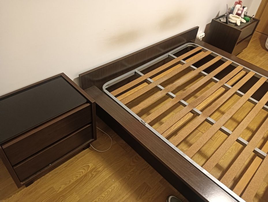 Cama de casal sem colchão
