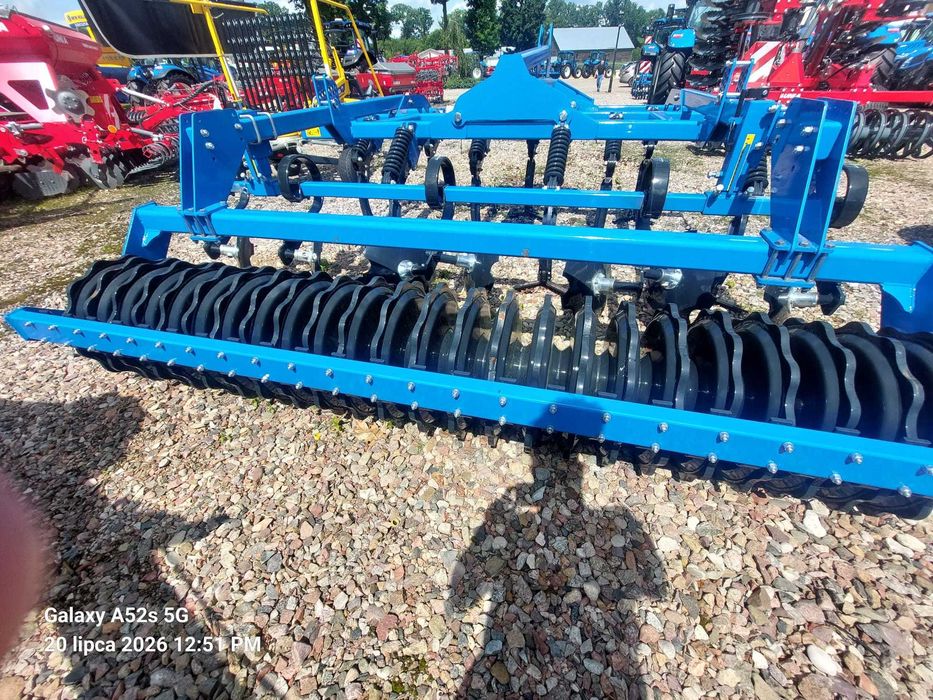 Kultywator ścierniskowy New Holland STC 3m