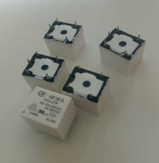 Relé HF3FA 012-ZTF