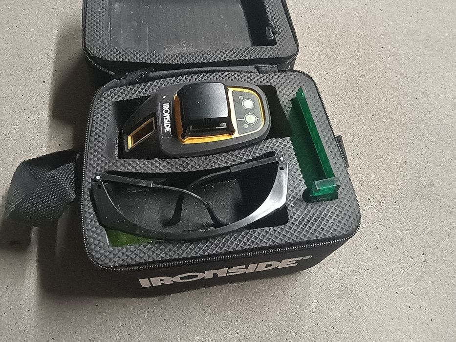 Laser samopoziomujacy Ironside zielony niwelator poziomica