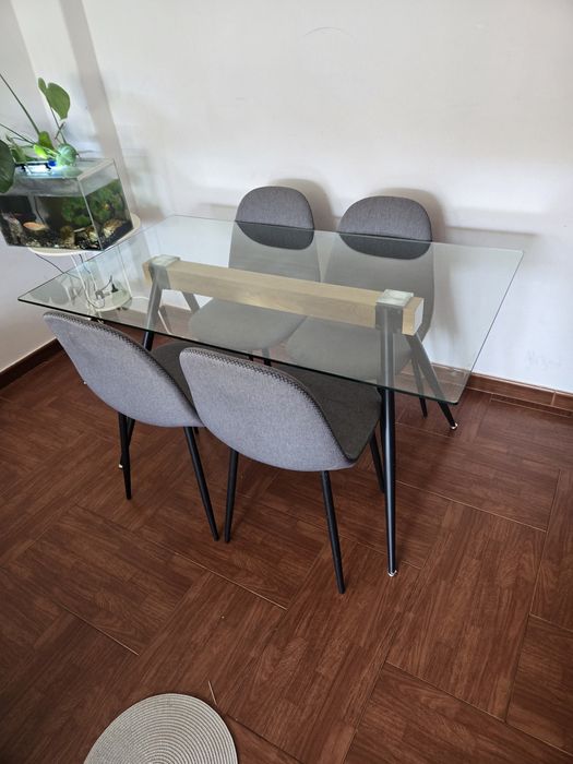Mesa  de Jantar Moderna em Vidro + 4 Cadeiras