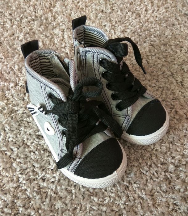 Trampki dziecięce wiązane długie nowe