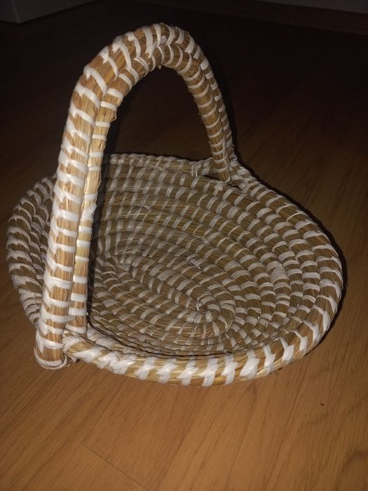 Koszyk słomiano-bambusowy
