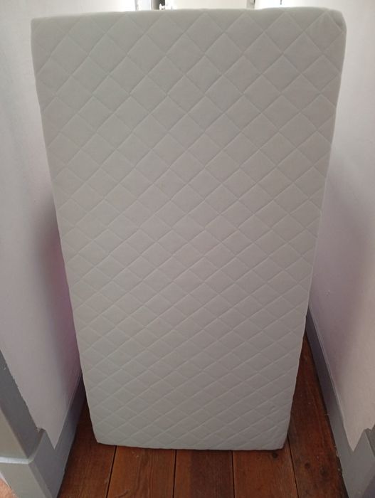 Cama viagem com colchão