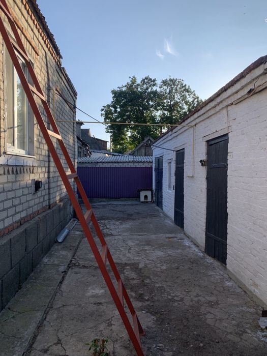 Продам будинок з ділянкою