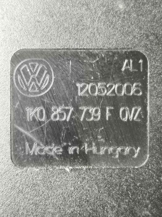 Encaixe de Cinto Central VW GOLF V