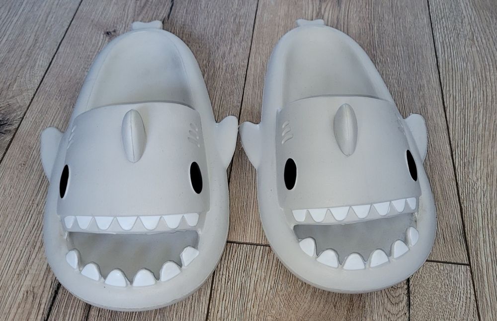 Klapki rekinki rozmiar 40 / 41
