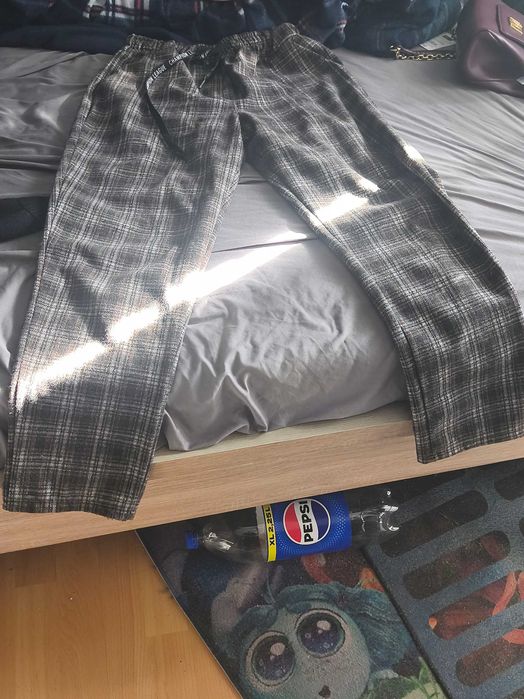Spodnie dzianinowe w kratkę wiązane w pasie na sznurek rozmiar  M