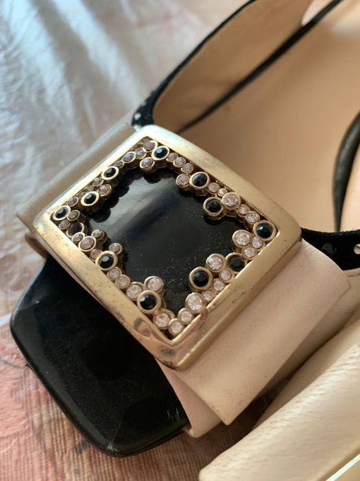 Босоніжки бежеві,модельні,розм.35,натуральна шкіра,на каблуці,фабричні