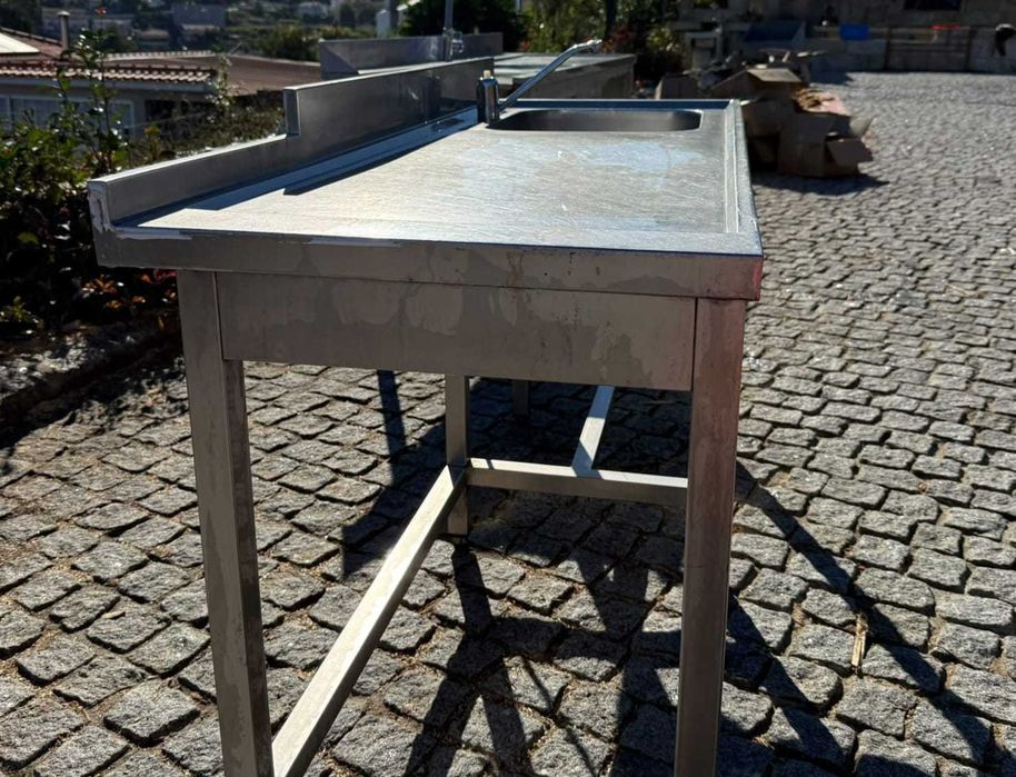 Bancada com pio em inox