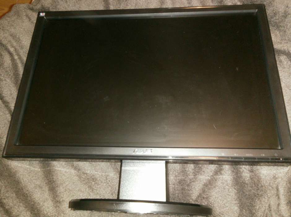 Monitor LCD Asus 19' VGA + Adaptador dvi ou hdmi