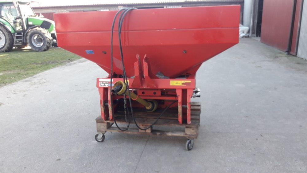 Rozsiewacz kuhn MDS RAUCH 935 amazone