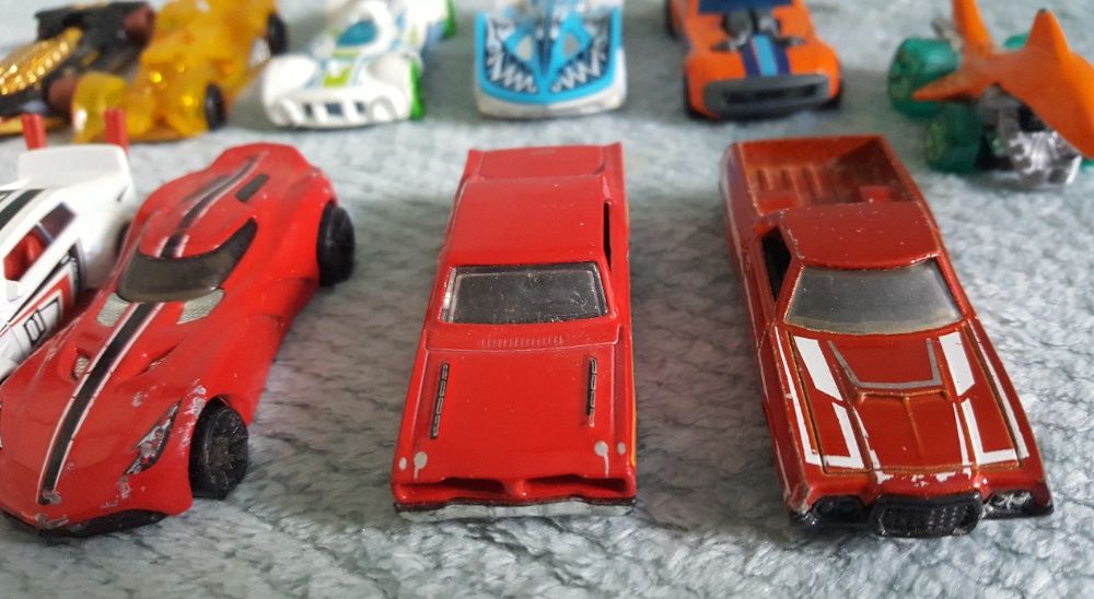 Resoraki Hot wheels - 11 szt.