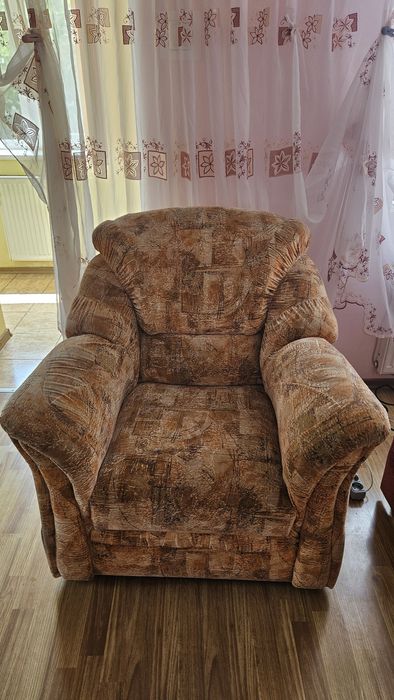 Диван розкладний з двома кріслами