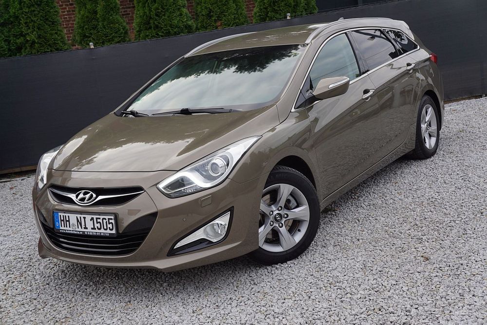 Hyundai i40 Kamera Xenon Led Skóry Navi Podgrzewane Fotele Przód i Tył Hak Hol