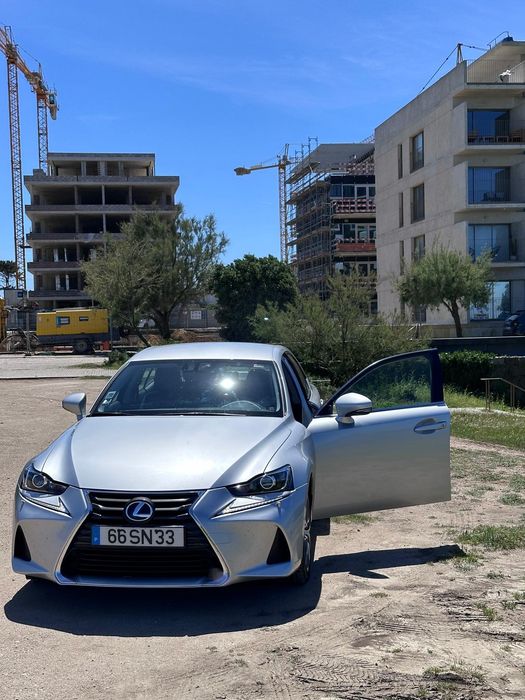 Vende se carro Lexus modelo 300h, otimo estado, hibrido com 105.000 km.Porto