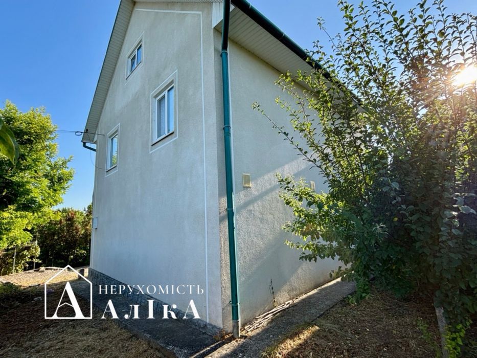Продам житловий будинок на березі річки Дністер