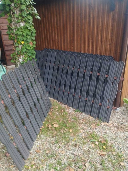 płot / balustrada / ogrodzenie z dranek plastikowych
