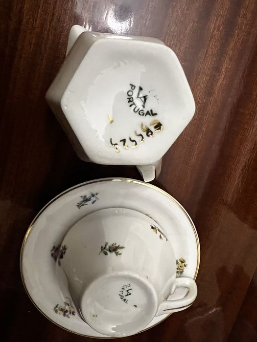 Servico de chá Vista Alegre, anos 60, completo e numerado