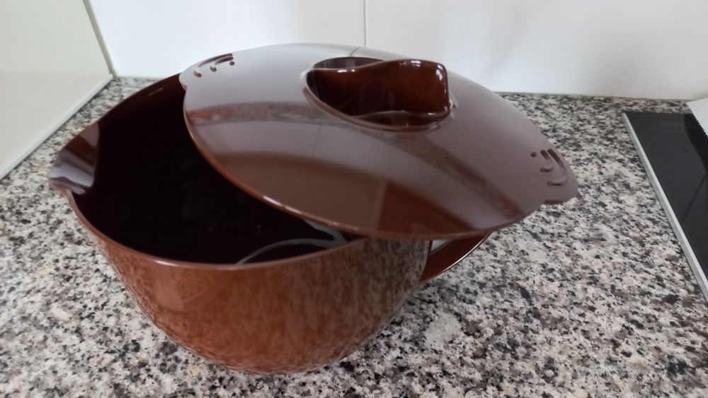 Bule tupperware castanho