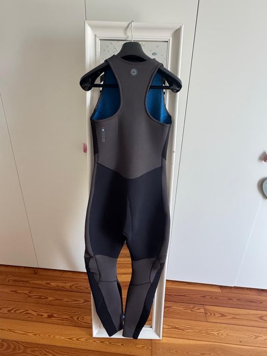 Fato de neoprene Rooster – Tam. 14 – Muito bom estado