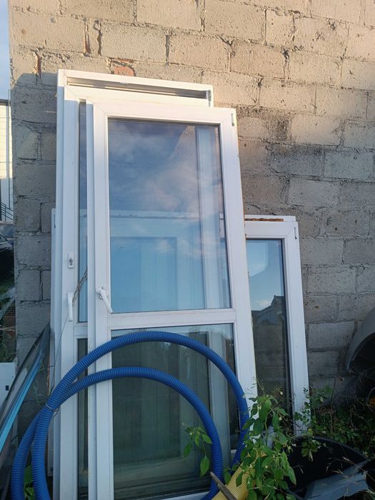 Okna białe drzwi PCV trzykomorowe