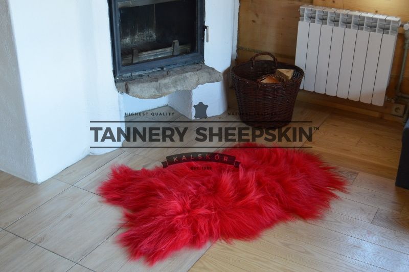 Dywanik Skóra Owcza Czerwony Island 90-110 cm Długi Włos Naturalna