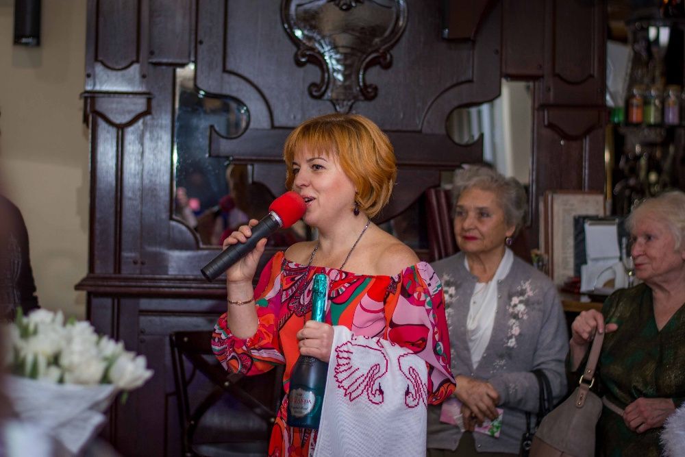 'Ведуча на свято  - на корпоратив весілля, ювілей.