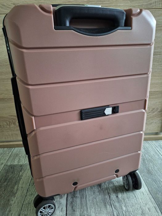 Walizka kabinowa Wings Sparrow 43L Rose Gold (idealna na weekend)