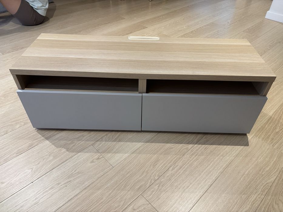 Komoda Ikea Besta szary front