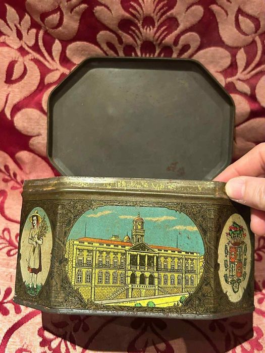 Lata antiga de coleção