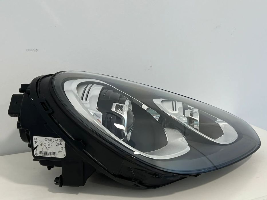 Farol Otica Original Porsche Macan lado Direito