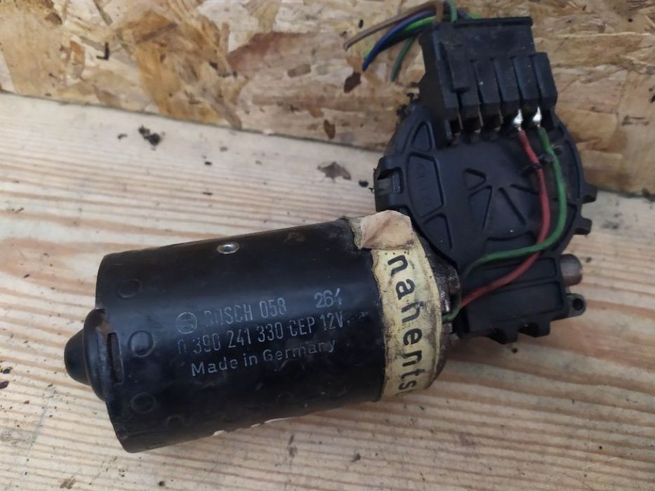 MOTOR LIMPA VIDROS FRENTE AUDI 100 C4 0390241330