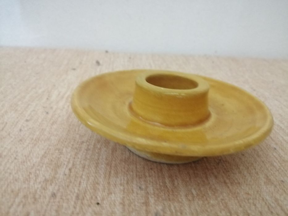 Castiçais de louça