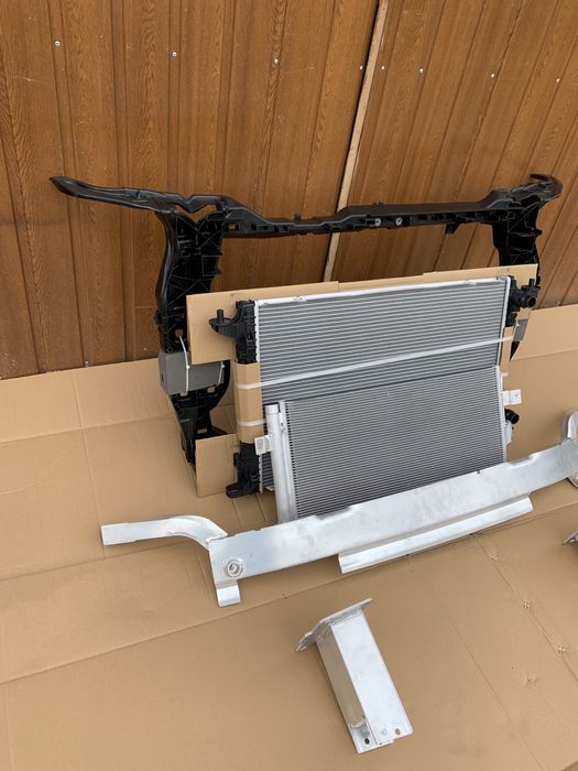 Решітка audi q5 80A гриль бампер Audi Q5 решетка