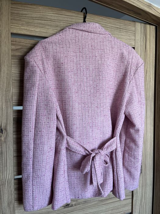 Marynarka oversize chanelka rozowa wiazana z tylu
