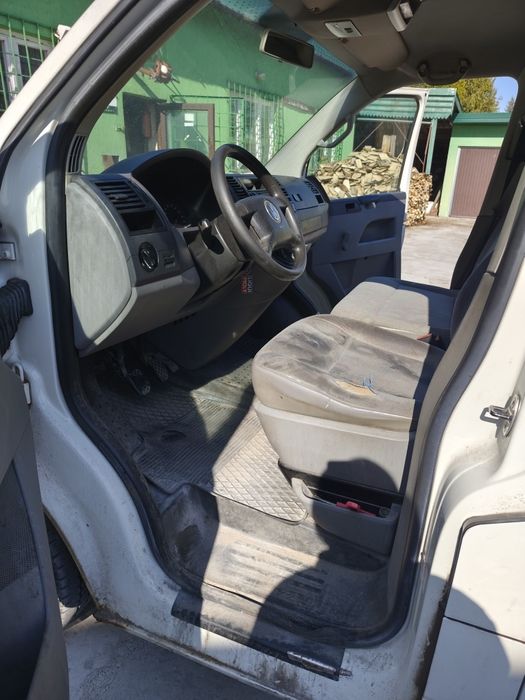 Sprzedam VW transporter T5 1.9 TDI