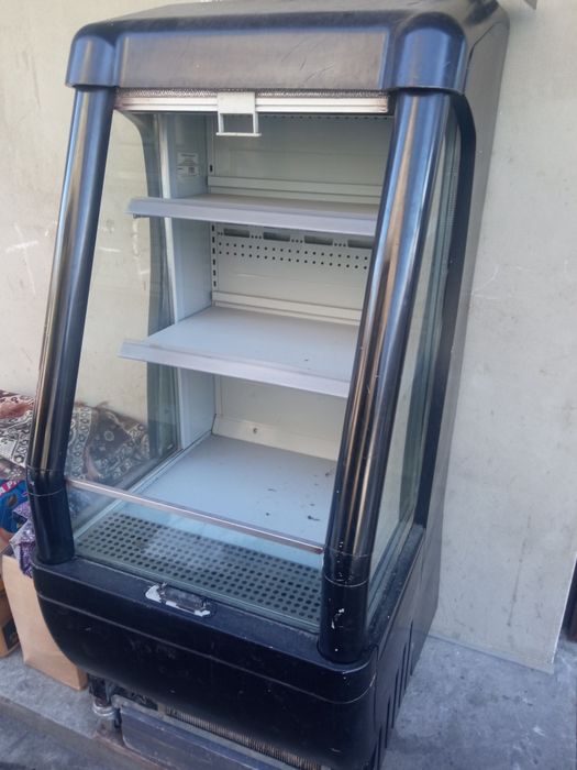 Кондитерська, холодильна вітрина