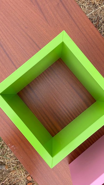 Conjunto quarto — mesa de cabeceira + cubos de pares