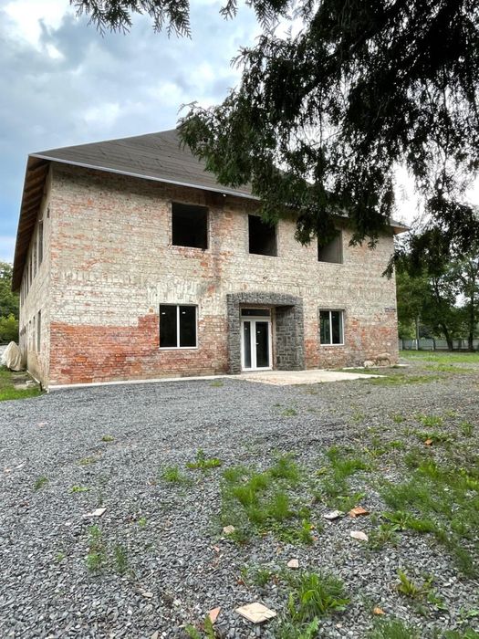 Комерційне приміщення продаж оренда м. Перечин