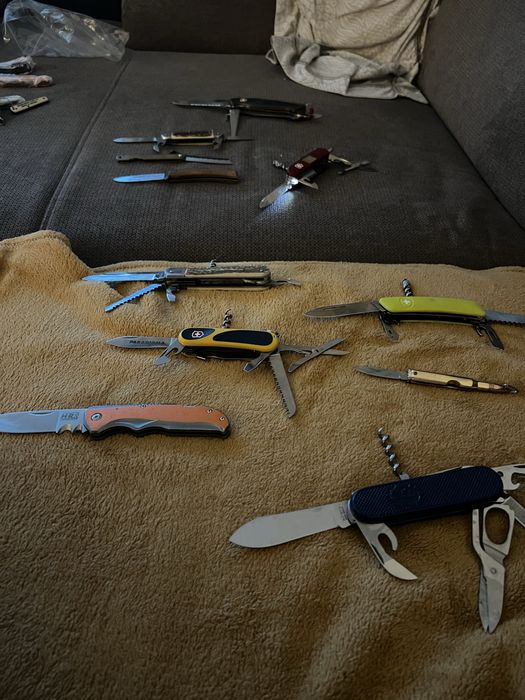 Canivetes militar suiços a escolha