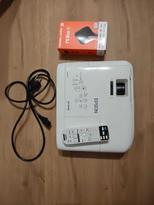Projektor rzutnik Epson EH-TW740