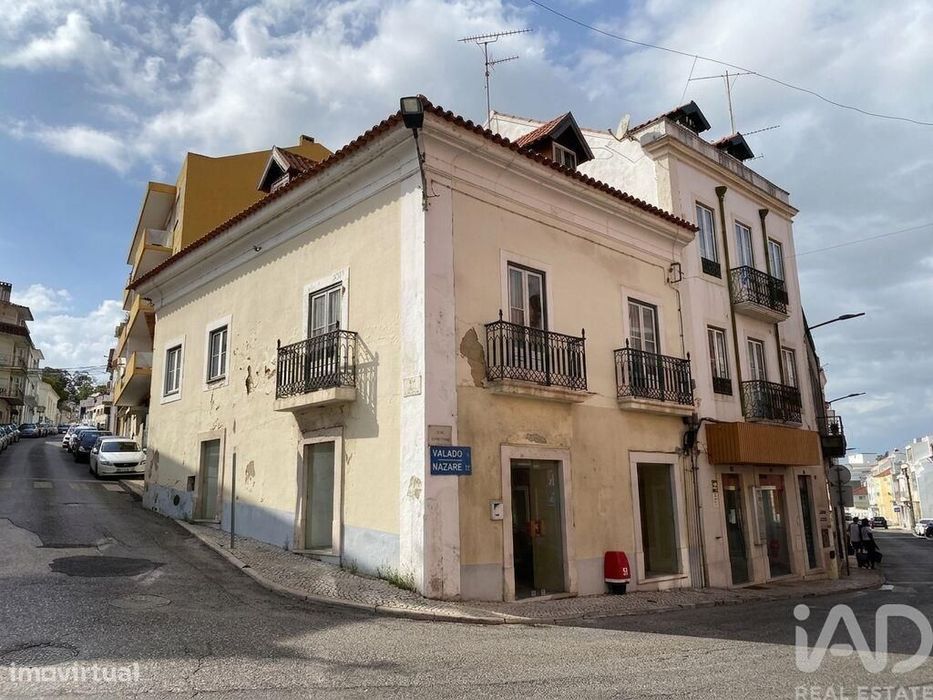 Ateliê T4 em Alcobaça e Vestiaria