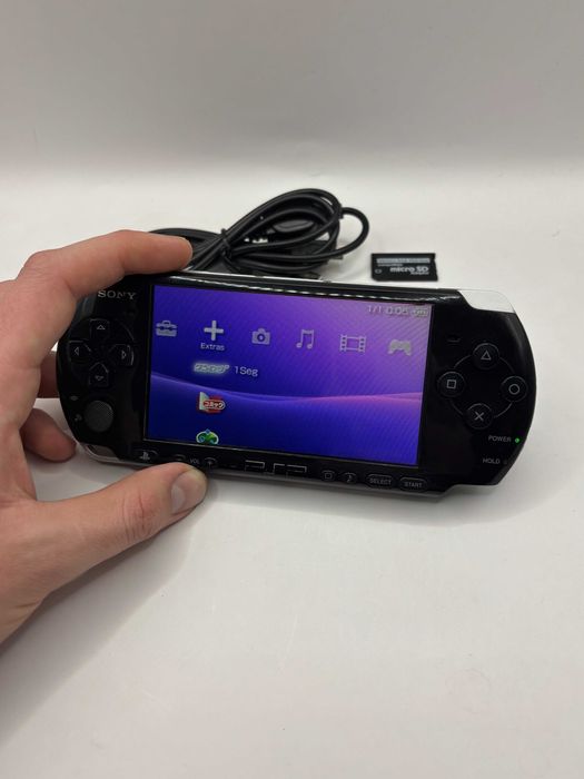 czarna konsola PSP 3000 slim + adapter + kabel stan bardzo dobry