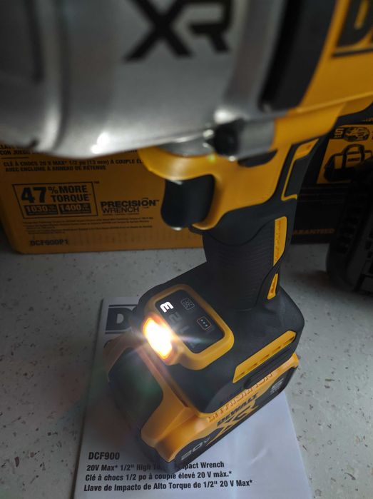 Бесщеточный ударный гайковерт DeWalt DCF900P1 ½" (обновленный DCF899)