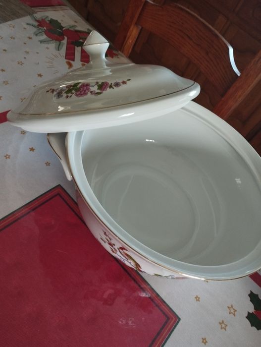 Serviço de louça muito antigo,marca portuguesa (Ave do Paraíso)