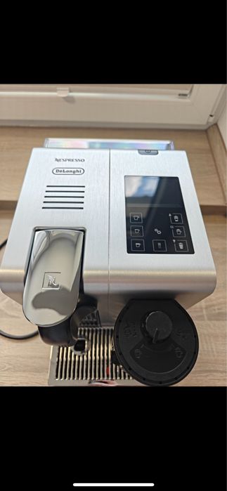 Капсульная кофемашина De Longhi Lattissimo Pro EN750mB Aluminium.