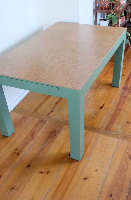 Mesa de jantar extensível verde e tampo cortiça - original e robusta