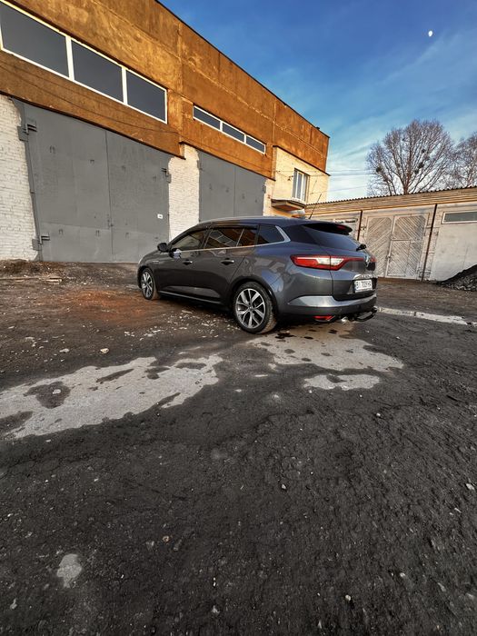 меган 4 повністю обслужений на гарній комплектаціі