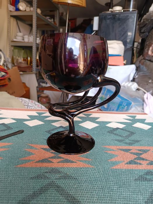 Duży kielich makora Krosno , wazon wiśniowy ciemny